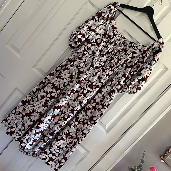 Free Assembly Ruched Halter Dress with Puff Sleeves - Picture 13 of 16